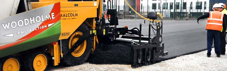 /media/8552/01-Wheeled-paver-laying.jpg